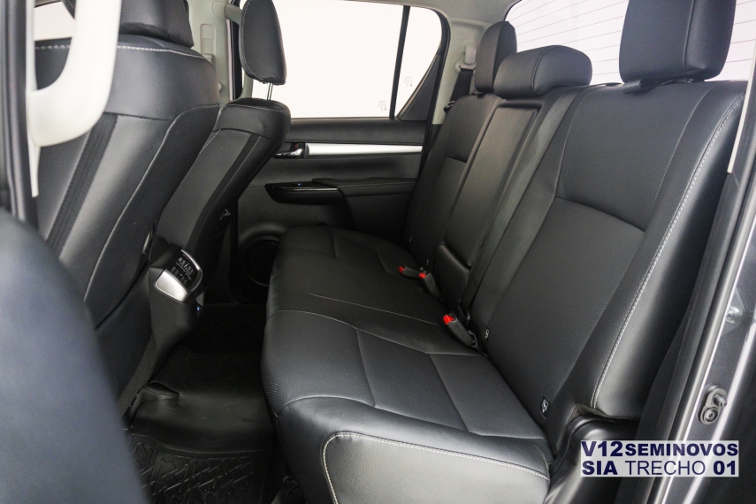toyota hilux 2.8 d-4d turbo diesel cd srx 4x4 automatico 5p 202513