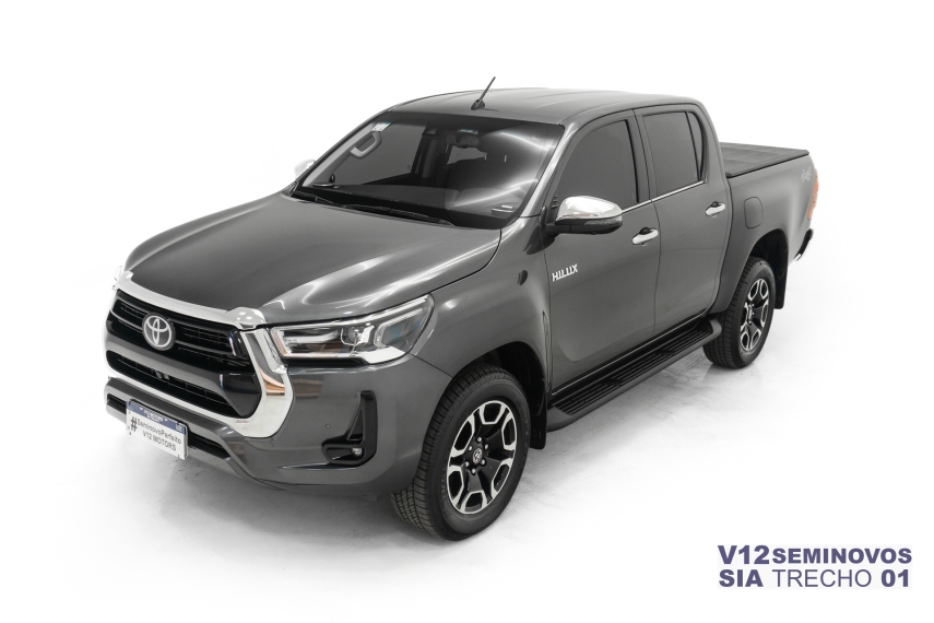 toyota hilux 2.8 d-4d turbo diesel cd srx 4x4 automatico 5p 2025