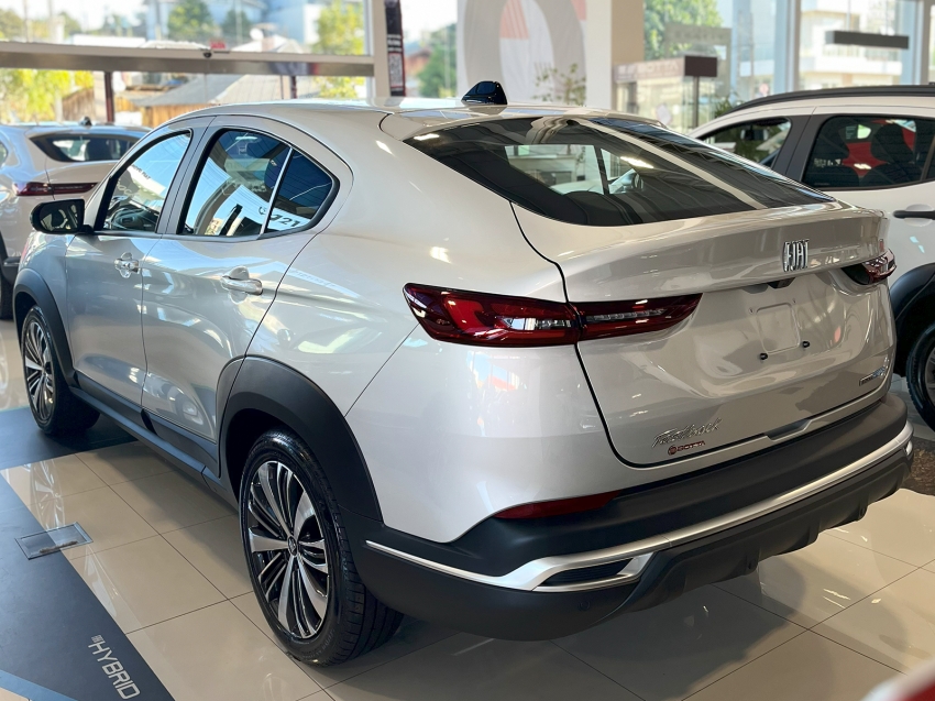 fiat fastback 1.0 turbo 200 audace hybrid cvt flex 4p automatico 2025 fiat fastback 1.0 turbo 200 audace hybrid cvt flex 4p automatico 2025