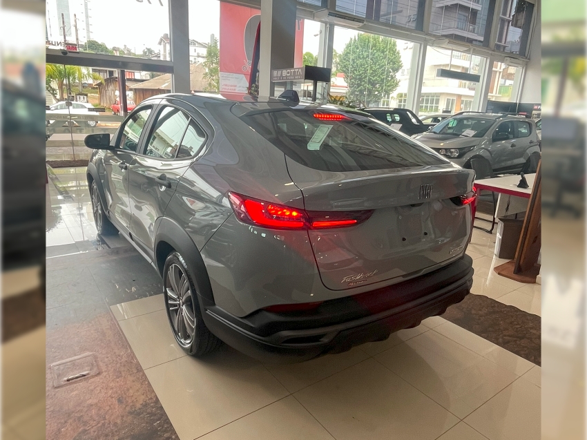 fiat fastback 1.0 turbo 200 flex cvt 4p automatico 2026
