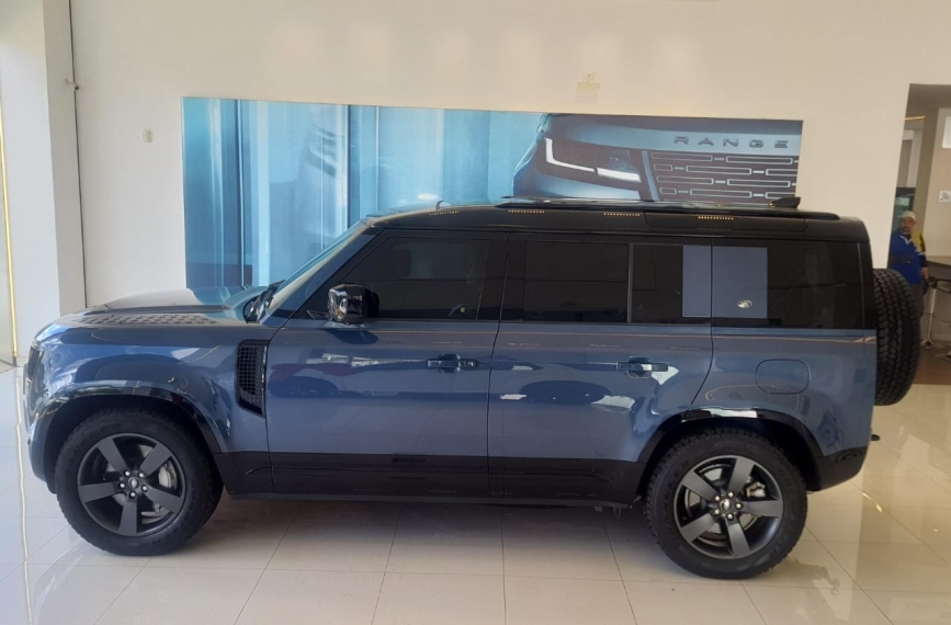 defender 3.0 d300 turbo mhev 110 hse awd automatico.