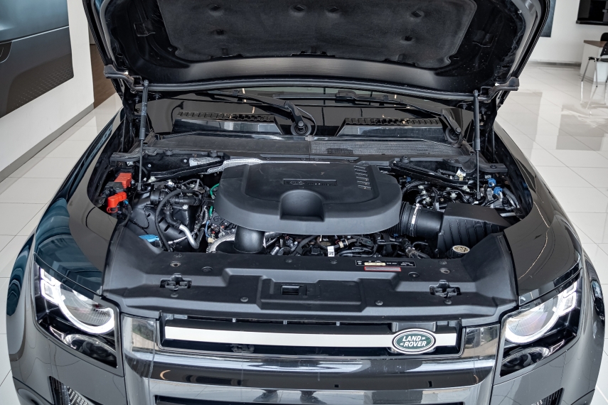 defender 3.0 d300 turbo mhev 110 x-dynamic hse automatico