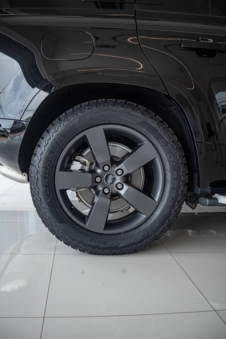 defender 3.0 d300 turbo mhev 110 x-dynamic hse automatico