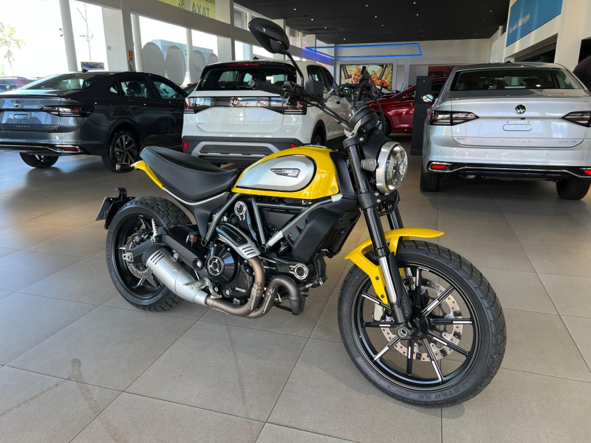 ducati scrambler icon 800 cc.
