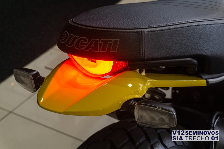 ducati scrambler icon 800 cc.