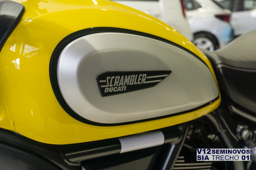 ducati scrambler icon 800 cc.