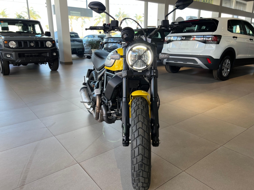ducati scrambler icon 800 cc.