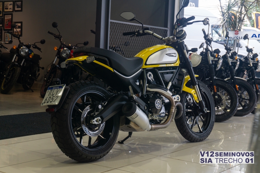 ducati scrambler icon 800 cc.