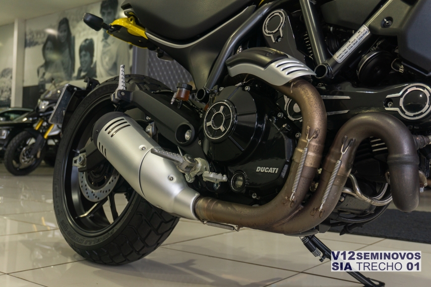 ducati scrambler icon 800 cc.