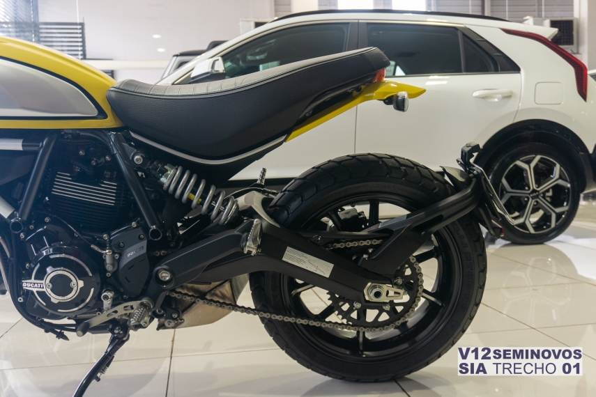 ducati scrambler icon 800 cc.