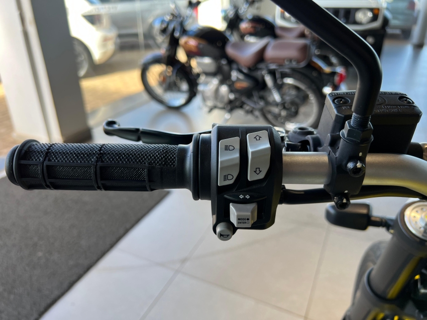 ducati scrambler icon 800 cc.