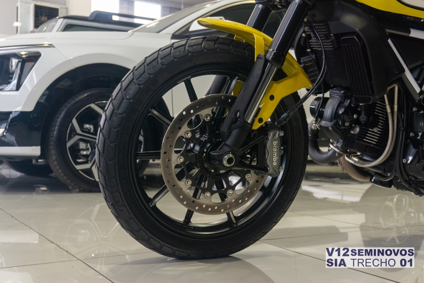 ducati scrambler icon 800 cc.