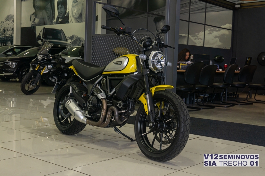 ducati scrambler icon 800 cc.