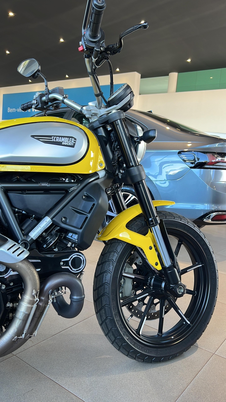 ducati scrambler icon 800 cc.