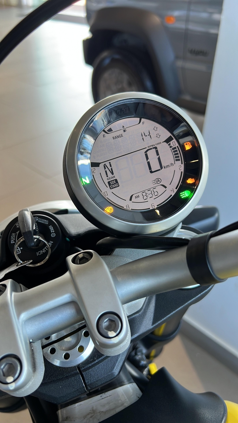 ducati scrambler icon 800 cc.