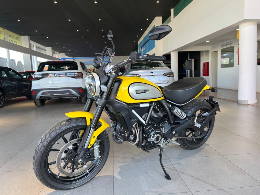ducati scrambler icon 800 cc.
