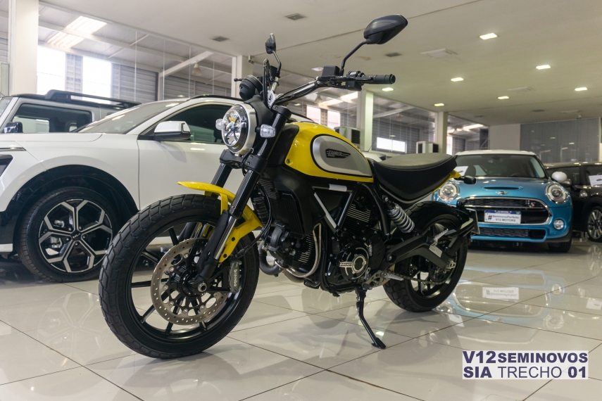 ducati scrambler icon 800 cc.