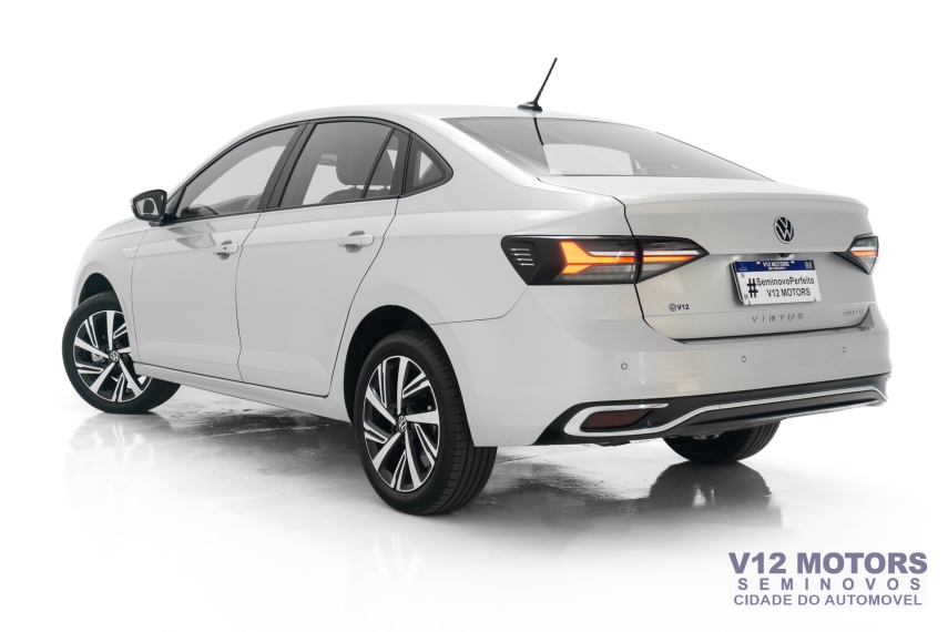 virtus highline 2023/2023 com apenas 21mil km.