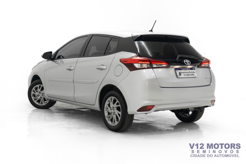 toyota yaris 1.5 16v flex xs multidrive 4p automatico 20255