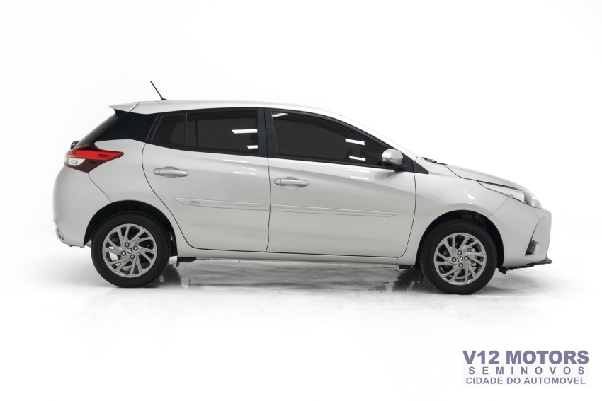 toyota yaris 1.5 16v flex xs multidrive 4p automatico 20256