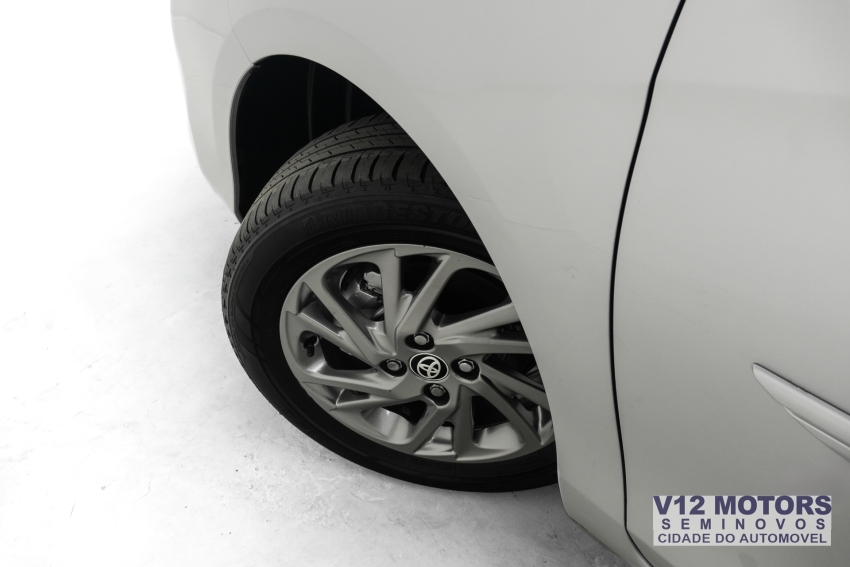 toyota yaris 1.5 16v flex xs multidrive 4p automatico 20258