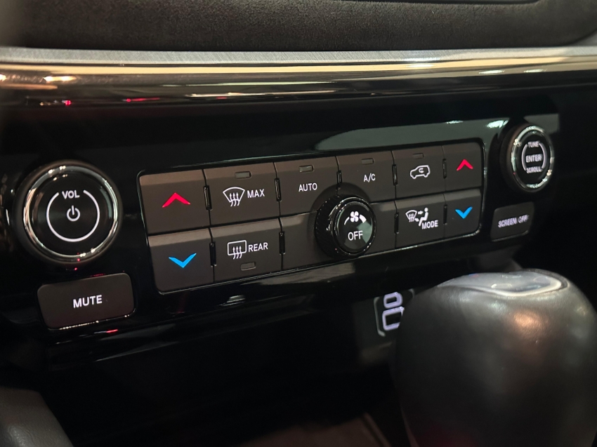 jeep commander 2.0 td380 turbo diesel limited at9 4p automatico 2023