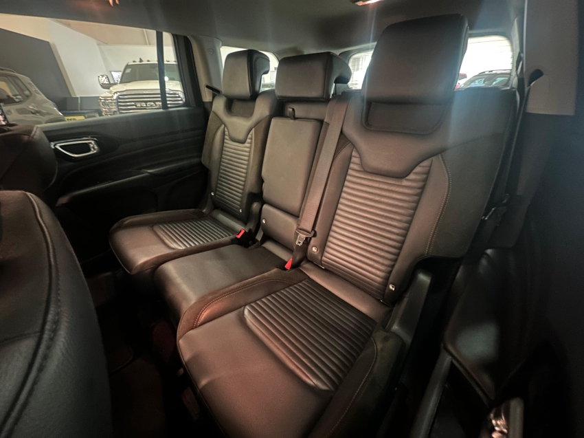 jeep commander 2.0 td380 turbo diesel limited at9 4p automatico 2023