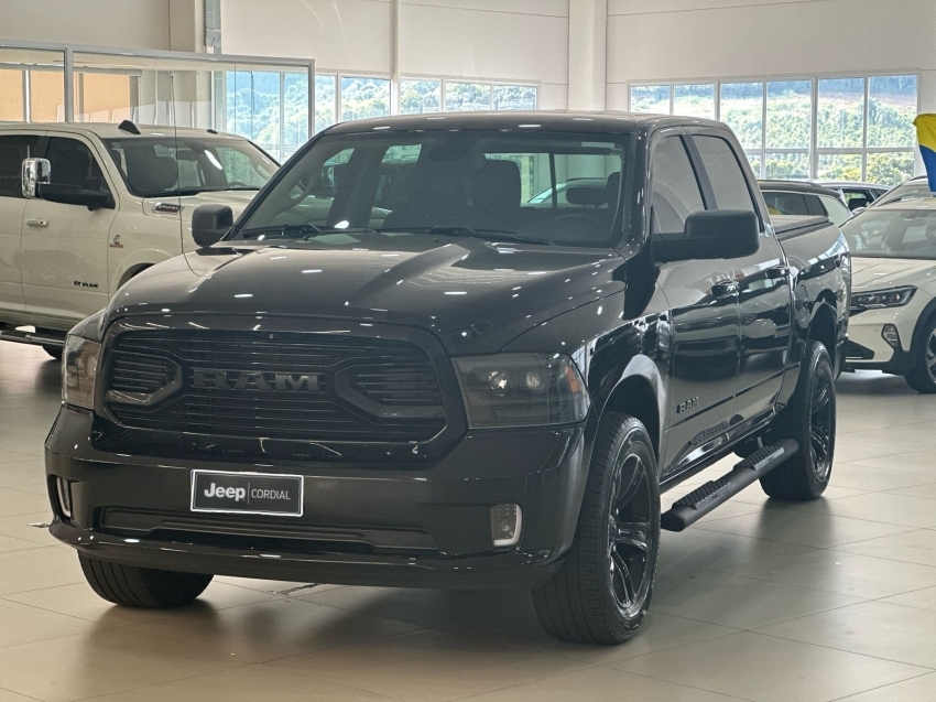 ram classic 5.7 v8 gasolina laramie night edition cd 4x4 automatico 2023