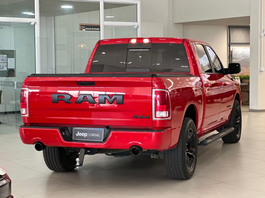 ram classic 5.7 v8 gasolina laramie night edition cd 4x4 automatico 4p 2023