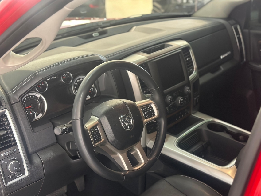 ram classic 5.7 v8 gasolina laramie night edition cd 4x4 automatico 4p 2023
