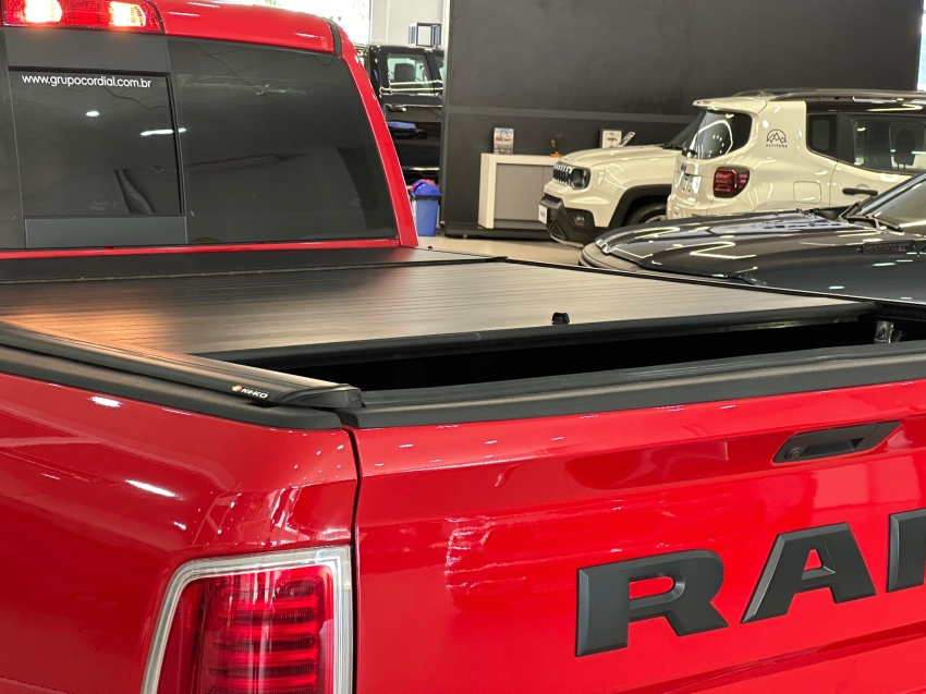 ram classic 5.7 v8 gasolina laramie night edition cd 4x4 automatico 4p 2023