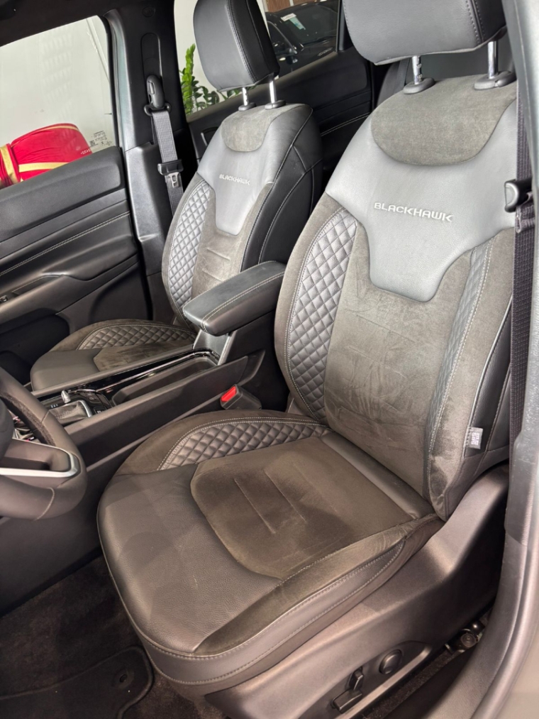 jeep compass 2.0 hurricane 4 turbo gasolina blackhawk at9 4p automatico 2025