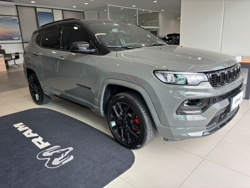 jeep compass 2.0 hurricane 4 turbo gasolina blackhawk at9 4p automatico 2025