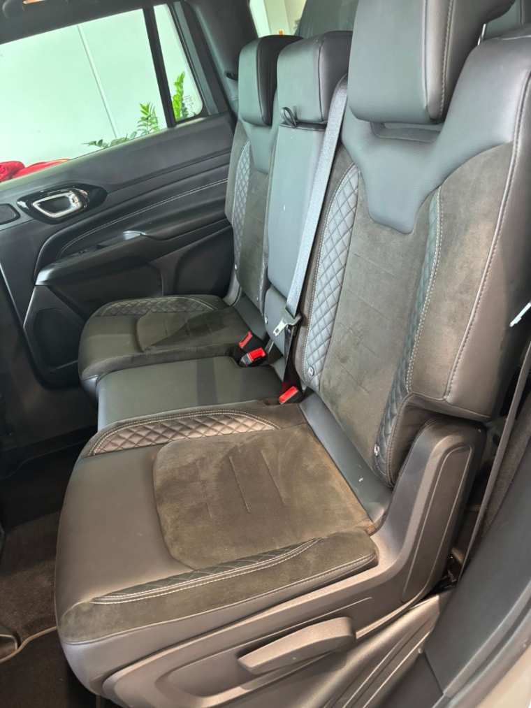jeep commander 2.0 hurricane 4 turbo gasolina blackhawk at9 4p automatico 2025