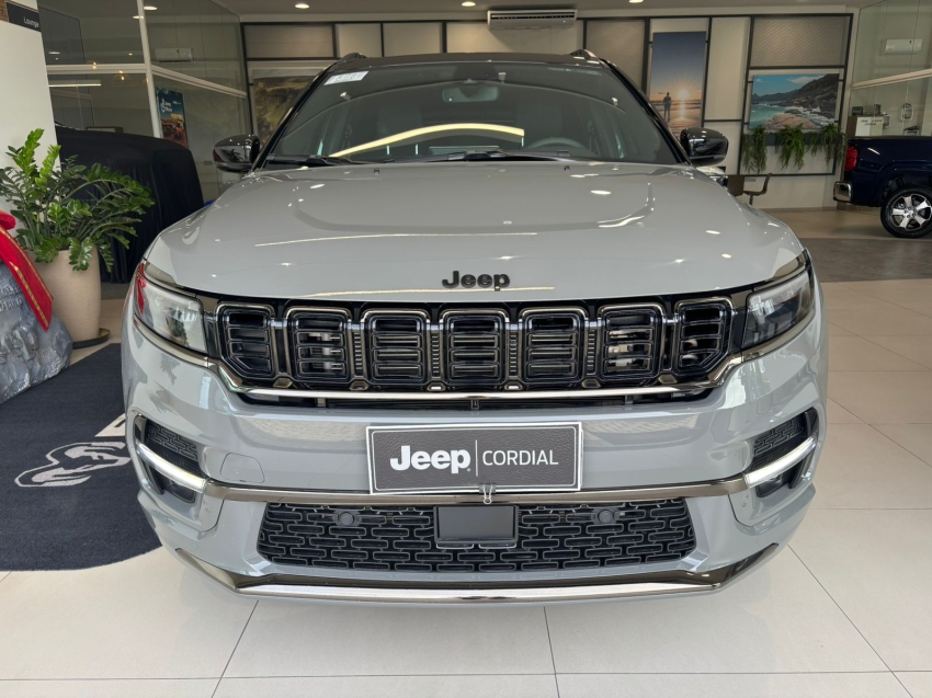 jeep commander 2.0 hurricane 4 turbo gasolina blackhawk at9 4p automatico 2025