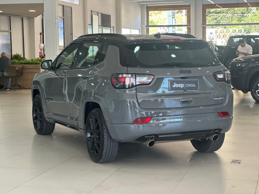 jeep compass 2.0 hurricane 4 turbo gasolina blackhawk at9 1.9 5p automatico 2025