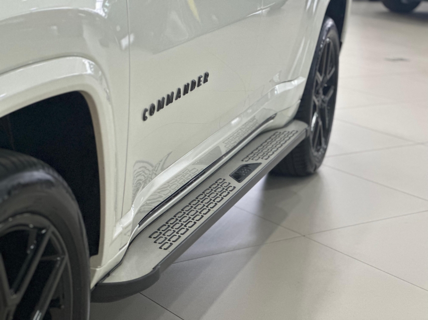 jeep commander 2.0 hurricane 4 turbo gasolina blackhawk at9 4p automatico 2025