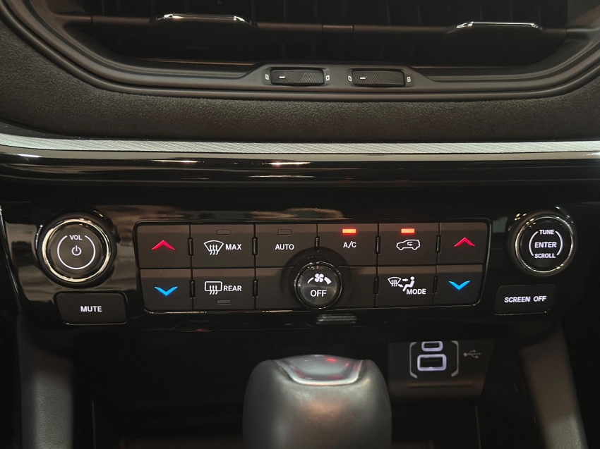 jeep commander 2.0 hurricane 4 turbo gasolina blackhawk at9 4p automatico 2025
