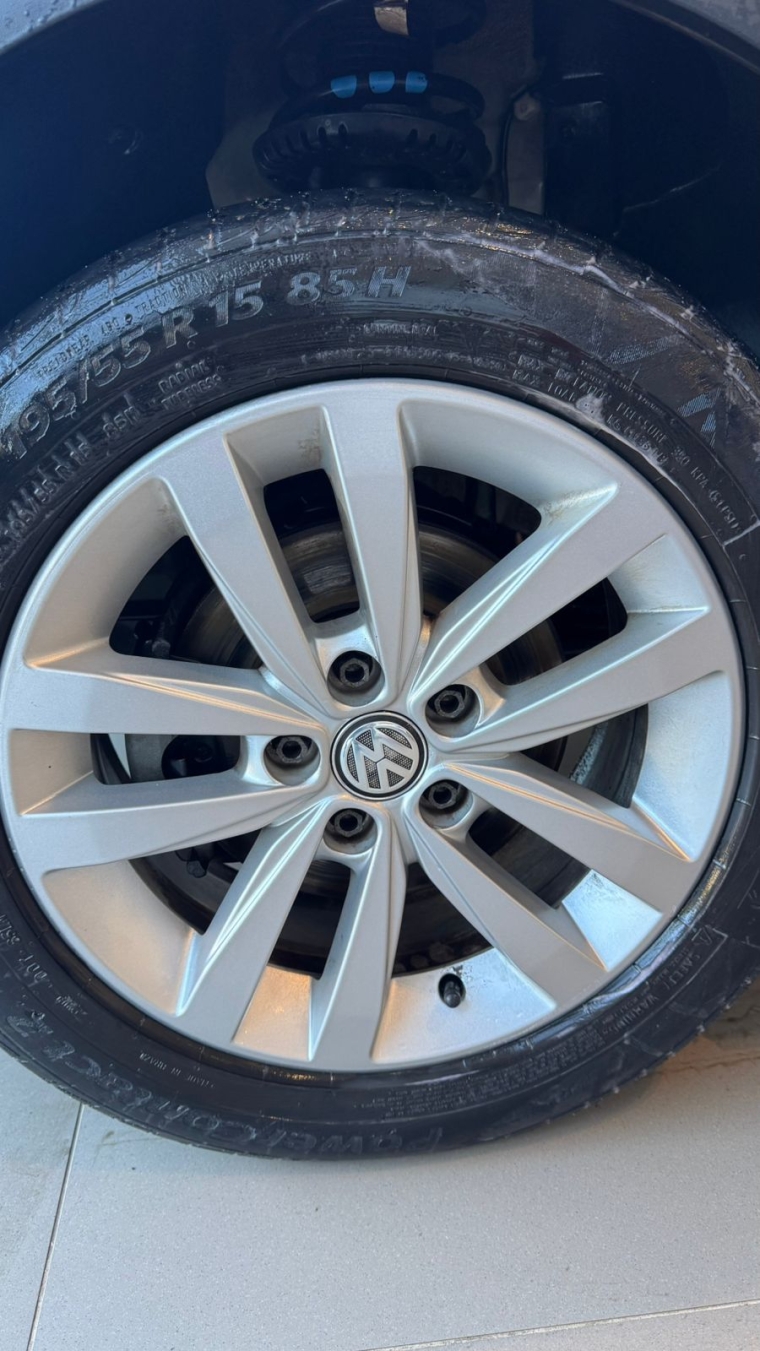 volkswagen fox 1.0 mpi track 12v flex 4p manual 2017