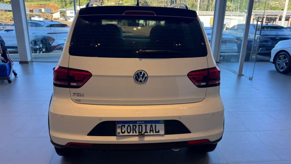 volkswagen fox 1.0 mpi track 12v flex 4p manual 2017
