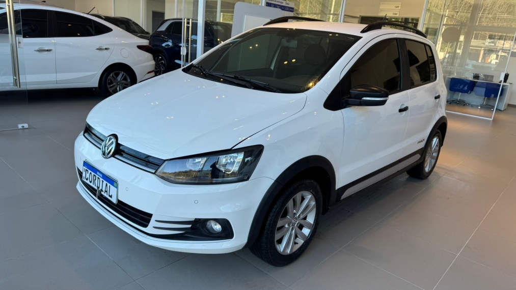 volkswagen fox 1.0 mpi track 12v flex 4p manual 2017