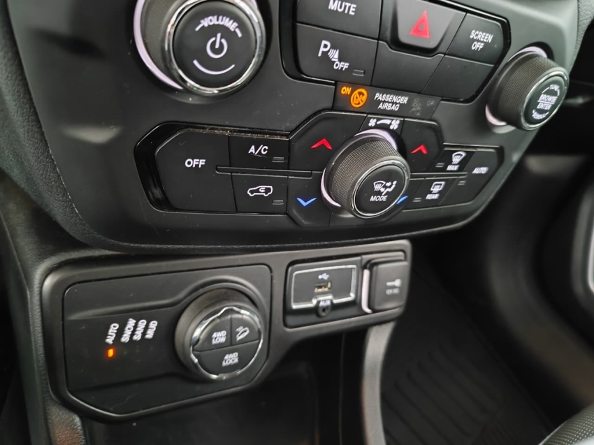 jeep renegade 2.0 16v turbo diesel longitude 4p 4x4 automatico 20208