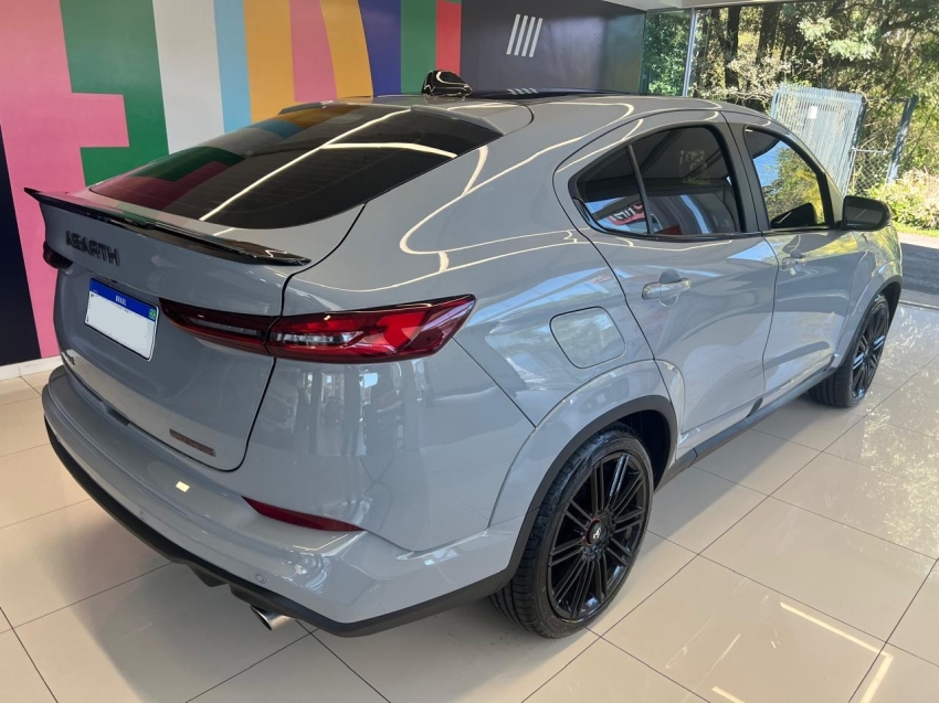 fiat fastback 1.3 turbo 270 flex abarth at6 5p automatico 2026