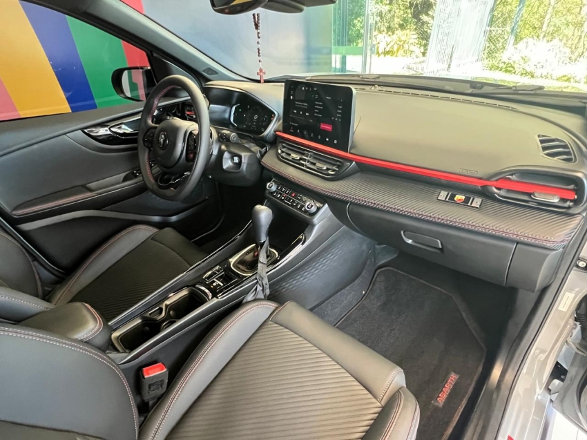 fiat fastback 1.3 turbo 270 flex abarth at6 5p automatico 2026