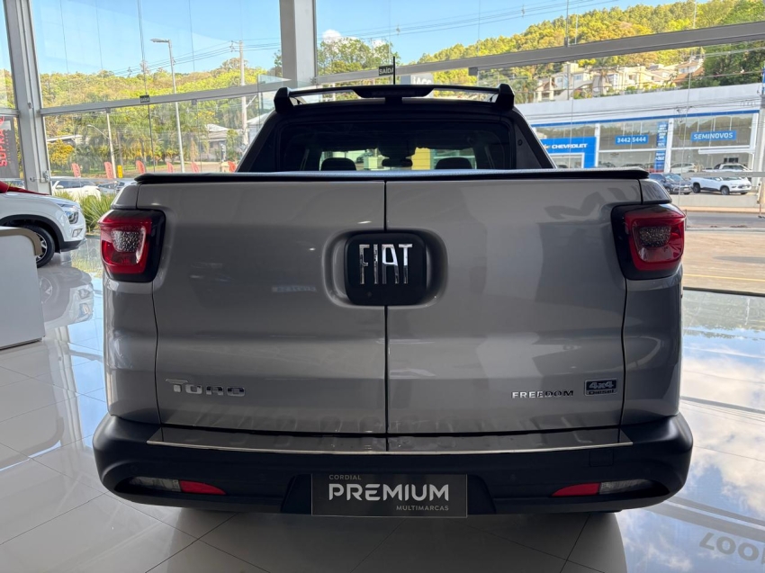 fiat toro 2.0 16v turbo diesel freedom 4wd at9 4p automatico 2022