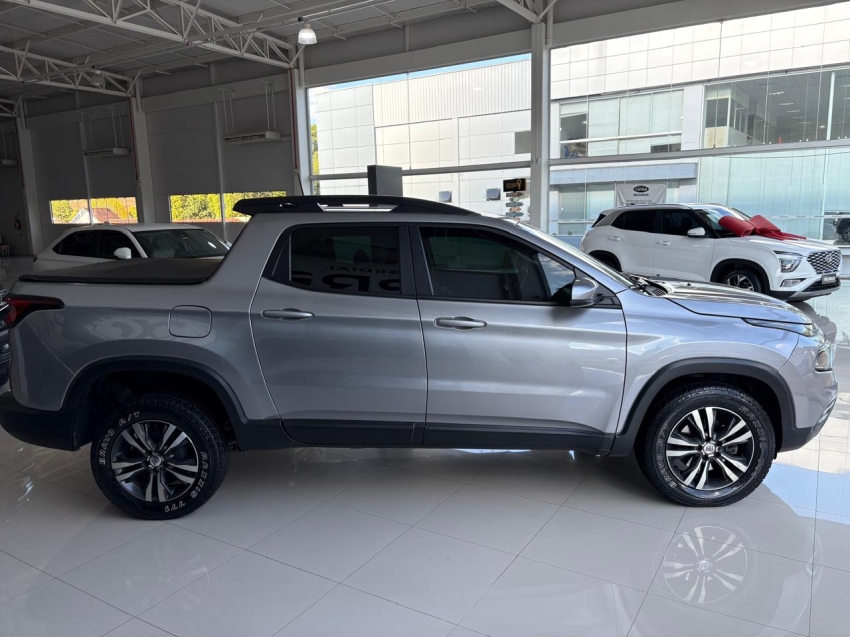 fiat toro 2.0 16v turbo diesel freedom 4wd at9 4p automatico 2022
