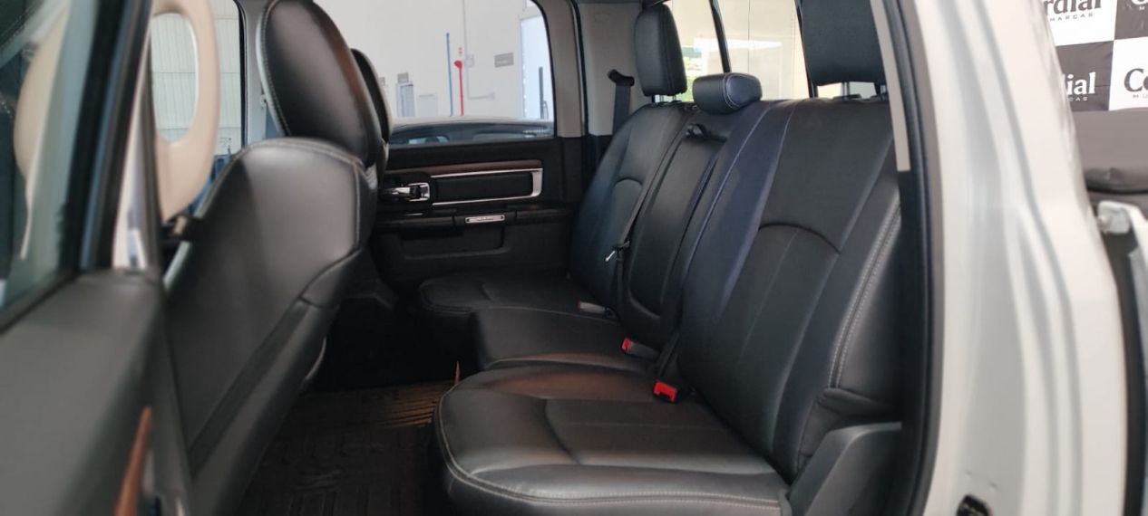 ram classic 5.7 v8 gasolina laramie night edition cd 4x4 automatico flex 4p 2022
