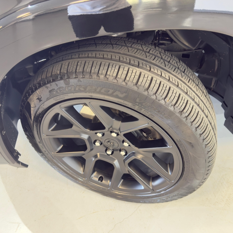 ram 1500 3.0 hurricane 6 biturbo gasolina laramie night edition cd 4x4 automatico 4p 2025