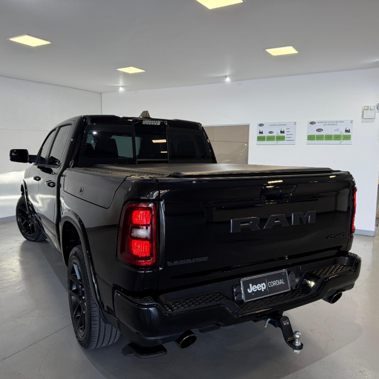 ram 1500 3.0 hurricane 6 biturbo gasolina laramie night edition cd 4x4 automatico 4p 2025