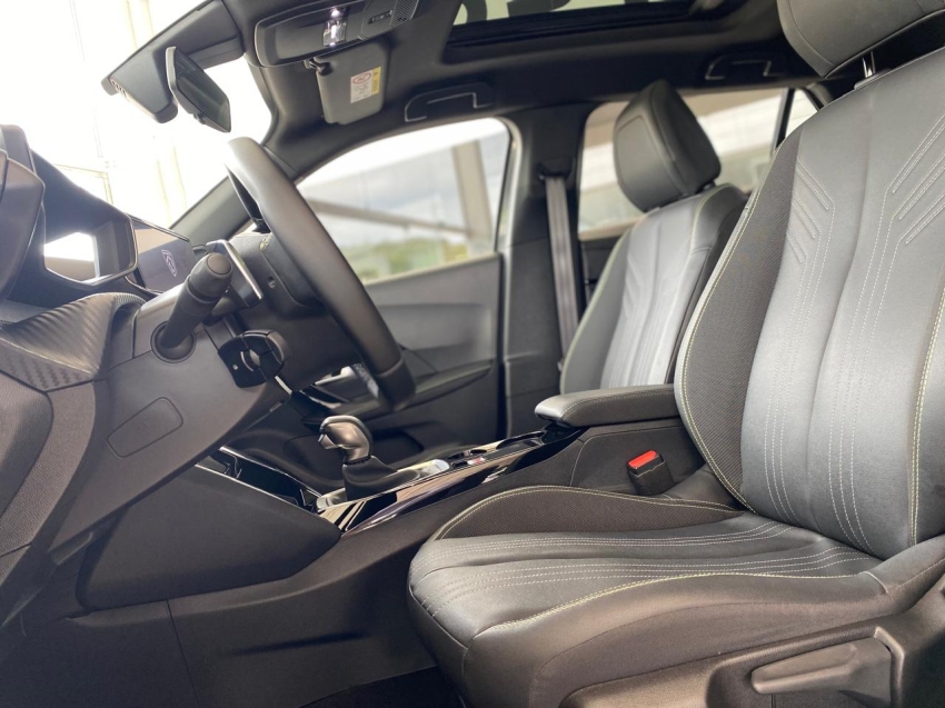 peugeot 2008 1.0 turbo 200 flex gt cvt 5p automatico 2025